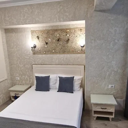 Konukevi Florian 3*